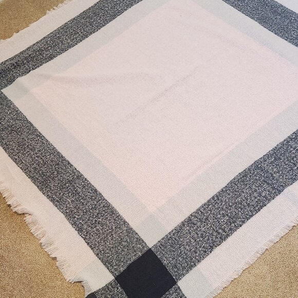 Just Cozy Blanket Scarf NWT - Picture 10 of 14